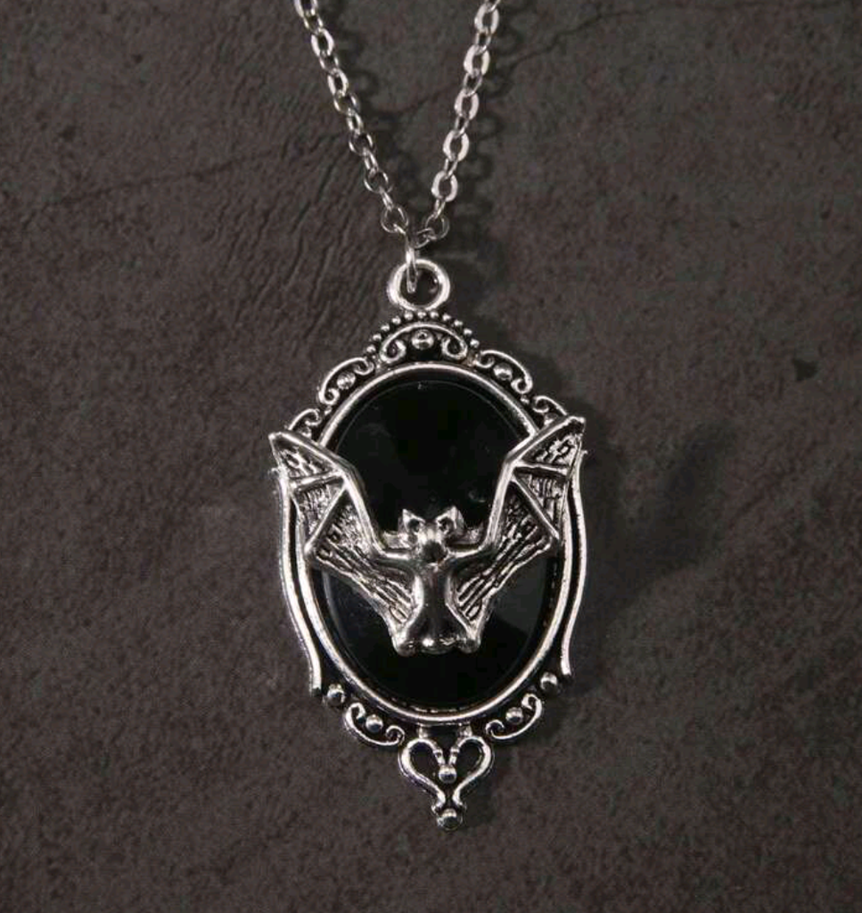 Funky Iron Alloy Bat Decor Chain Necklace